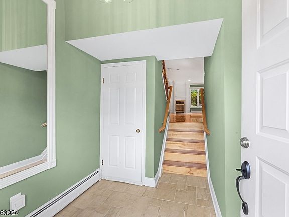 3rd image of 106 Stockton Ct