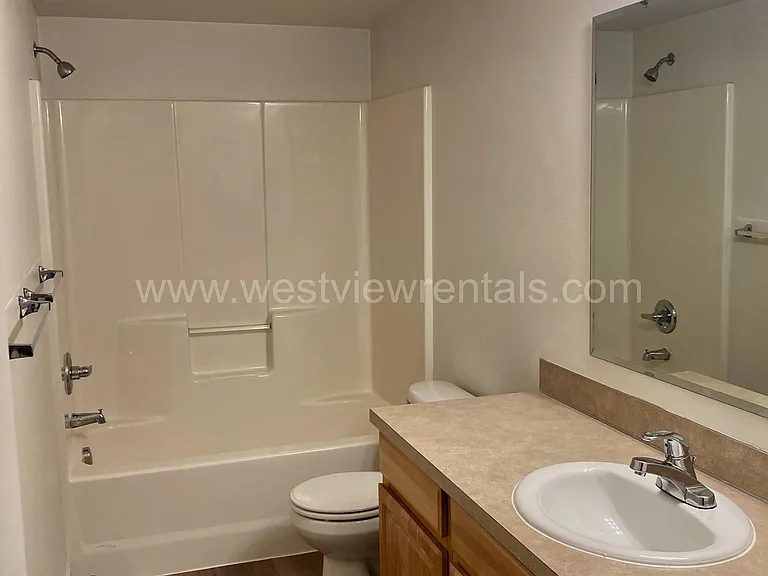 524 32nd St #402 — Photo 29