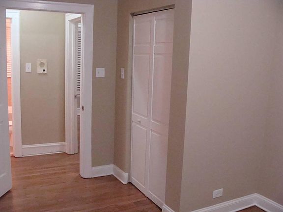 2nd image of 728 Hinman Ave APT 2E