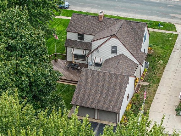 3rd image of 908 3rd St