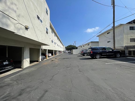 5th image of 4160 W 182nd St APT 302