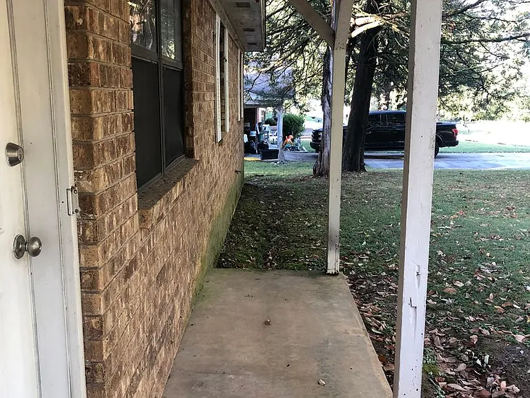 235 Fairview Rd — Photo 2