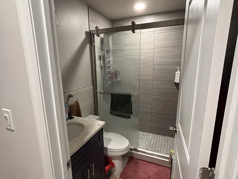 329 N 11th St #4R — Photo 8