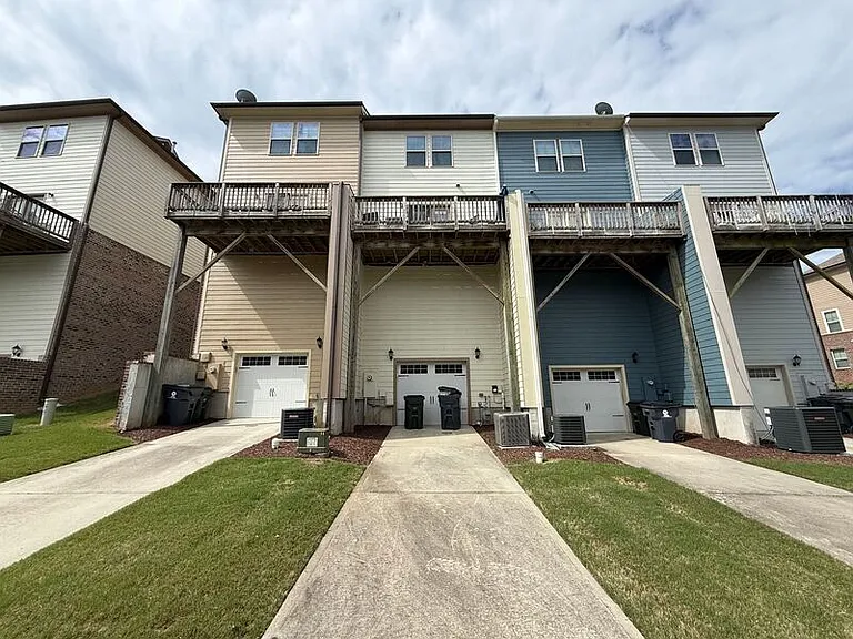 455 Village Commons Ln — Photo 26