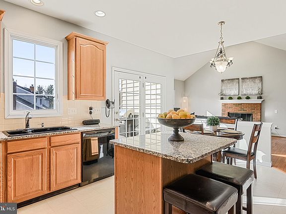 5th image of 43371 La Belle Pl