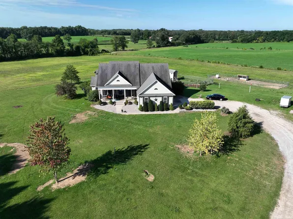 7261 Tamarack Rd, Plymouth, IN 46563