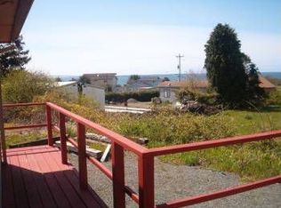 98528 Camellia Dr, Brookings, OR