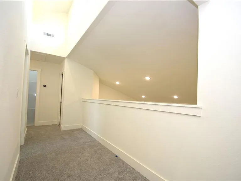 470 Amethyst Rd — Photo 17