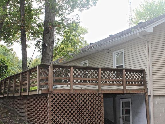 2nd image of 598 Northwest Dr
