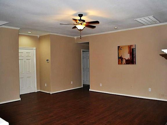 4th image of 5606 Lee Hutson Ln