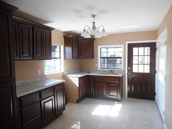 3rd image of 2659 Barrera St