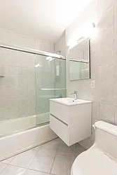 Rented by R New York