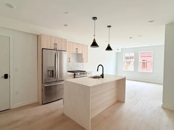 208 Vine St, Philadelphia, PA