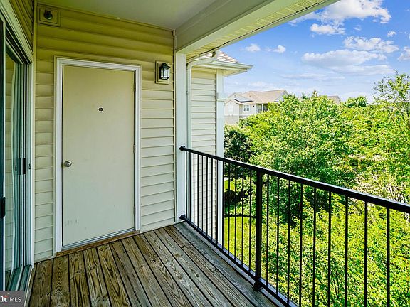 4th image of 19617 Galway Bay Cir APT 403
