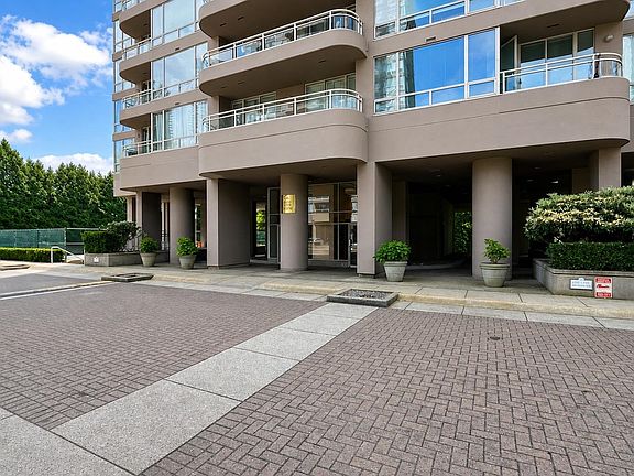 4th image of 9623 Manchester Dr #1108