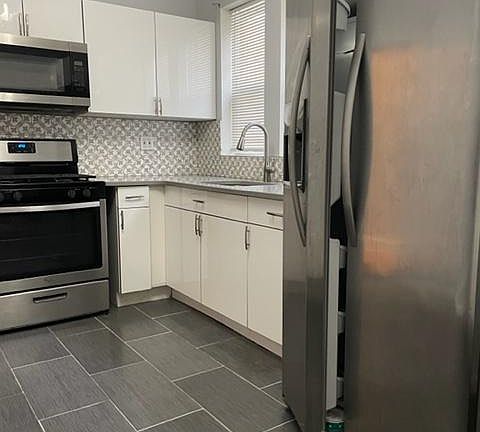 2nd image of 24 N 8th Ave Floor 1