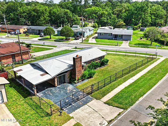 3rd image of 3842 WINTON Drive