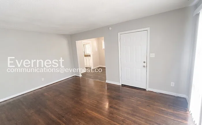 224 13th Ave NE — Photo 6