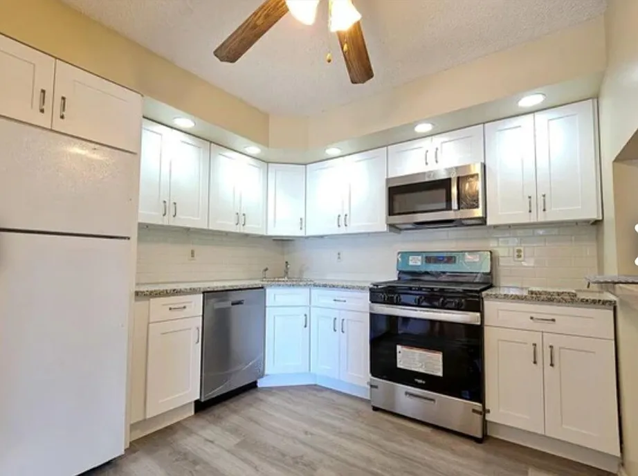 2 bed, 1100 sqft, $2,250 — Photo 4