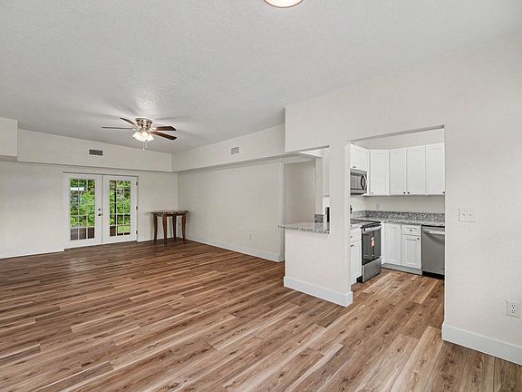4th image of 1111 Brewer Ct