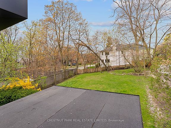 3rd image of 42 Glenayr Rd