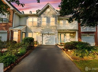 8 Henry Ct, Plainsboro, NJ 08536