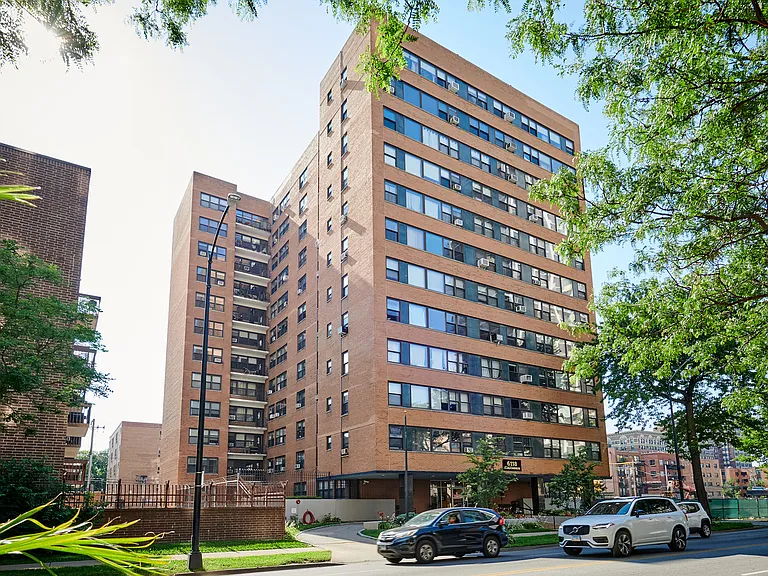 6118 N Sheridan Rd #707 — Photo 1