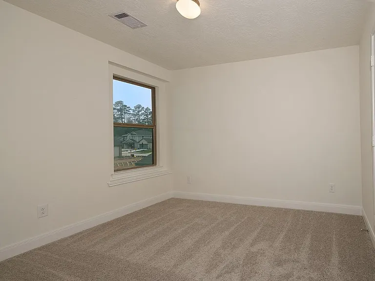 27646 Mesabe Dr — Photo 17