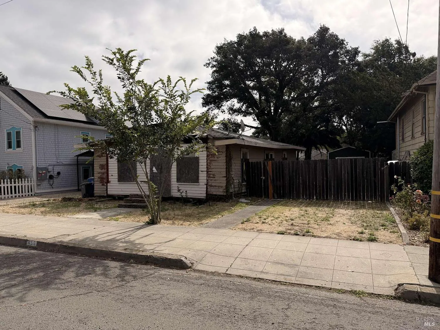 456 Seymour St - Photo 3