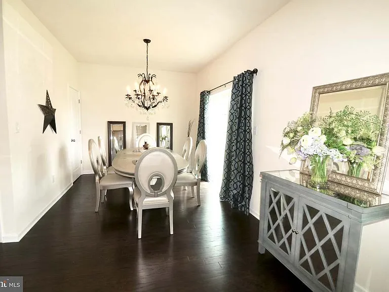 145 Time Cir — Photo 19