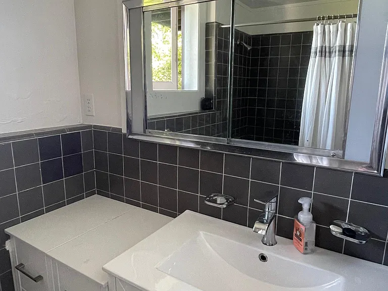 550 Sausalito Blvd #C — Photo 14