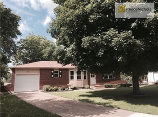 600 S Hamilton Cir, Olathe, KS 66061