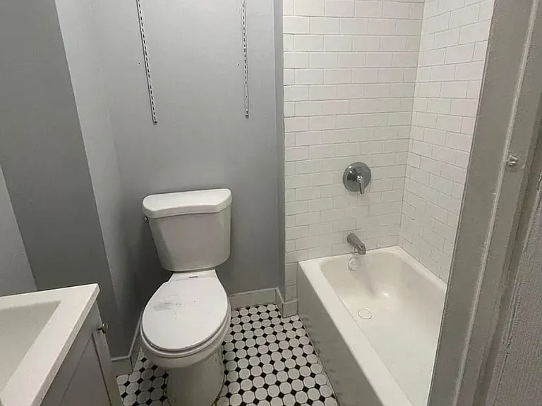 257 Sherman Ave #1A — Photo 1