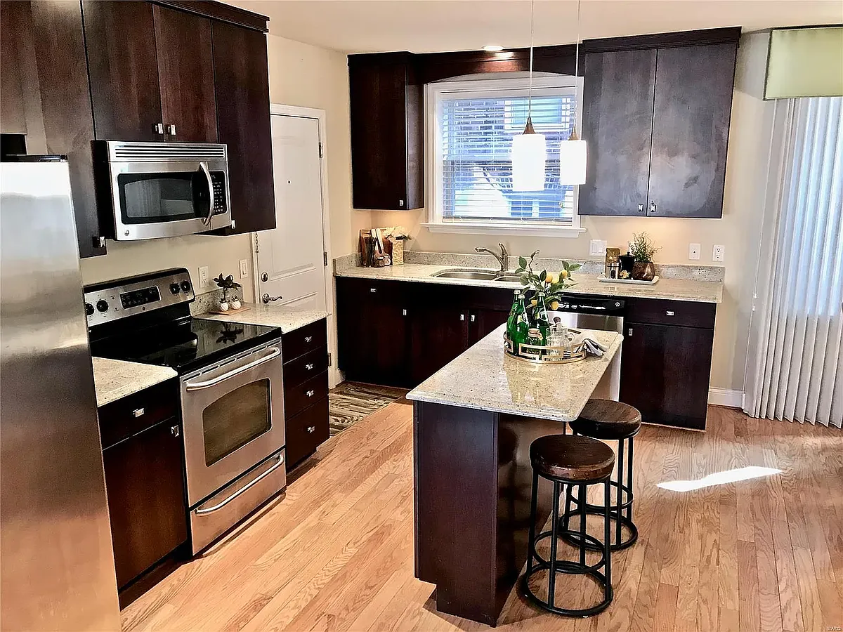 Building Photo - 7517 Oxford Dr #1C
