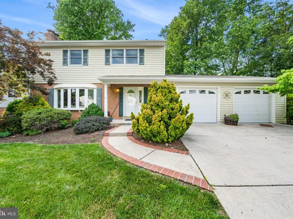 8522 Fairburn Dr, Springfield, VA 22152