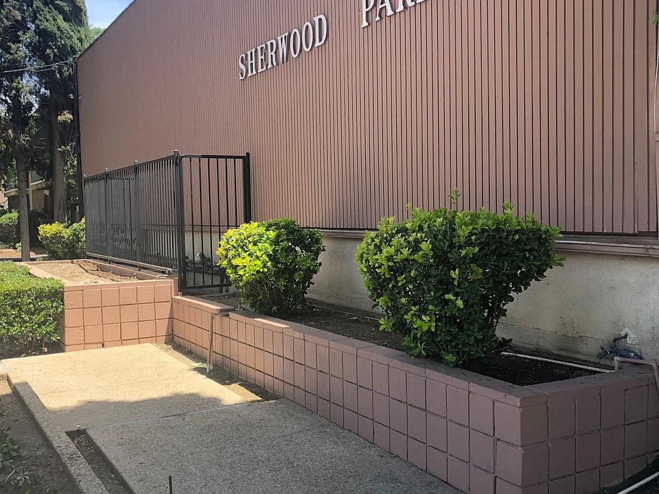 1st image of 15540 Sherman Way APT 18