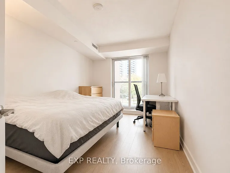 5162 Yonge St #Townhouse 10 — Photo 8