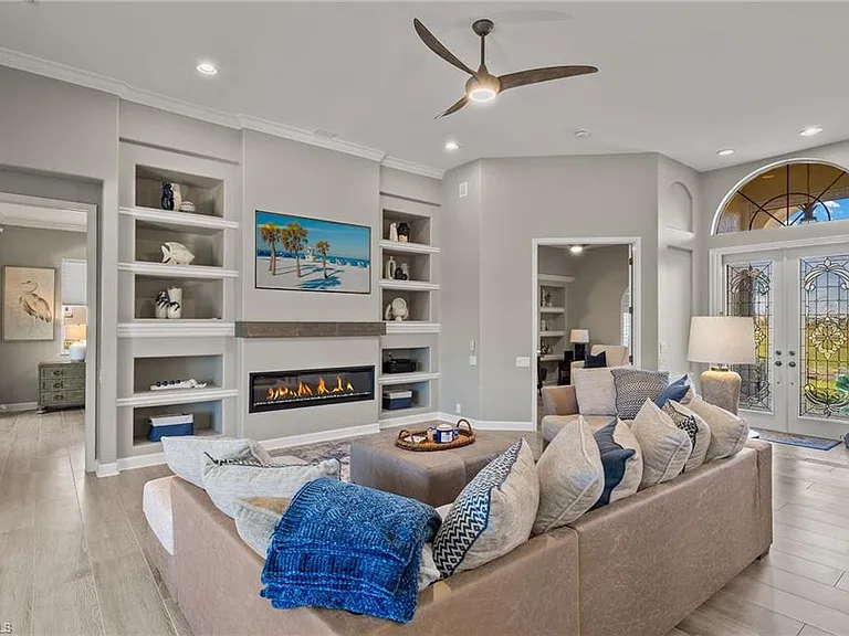 16322 Edgemont Dr — Photo 5