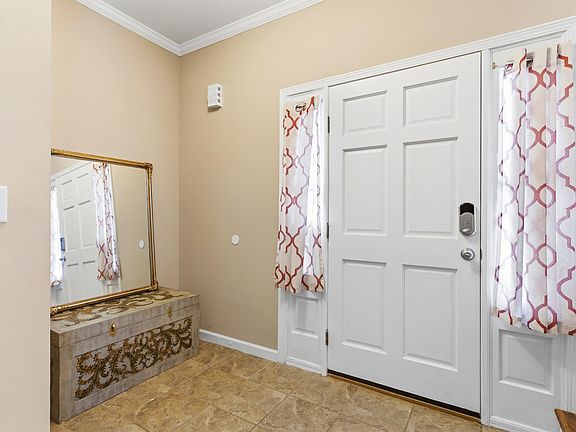 4th image of 298 Nottingham Dr