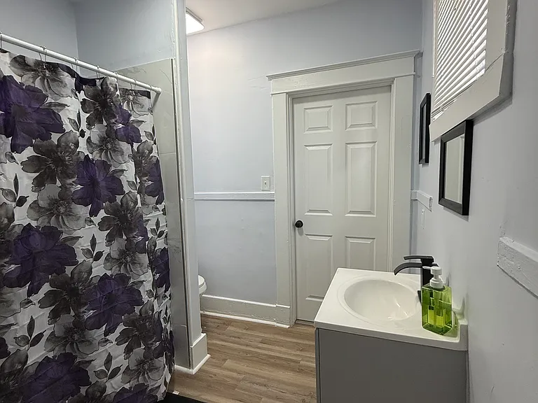 735 Kent St — Photo 5