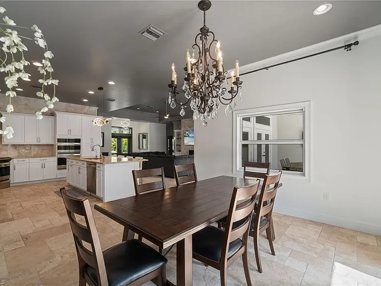 5420 Boxwood Way — Photo 9