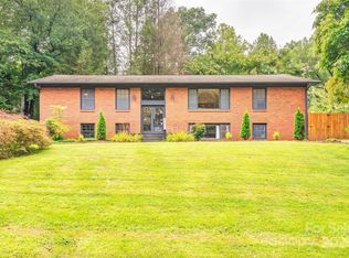 16 Beechwood Rd, Asheville, NC 28805