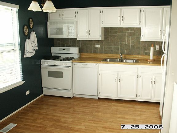 2nd image of 29W461 Hawthorne Ln