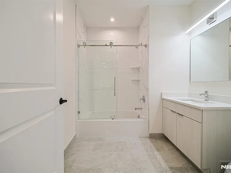 401 E Central Blvd #2A — Photo 9