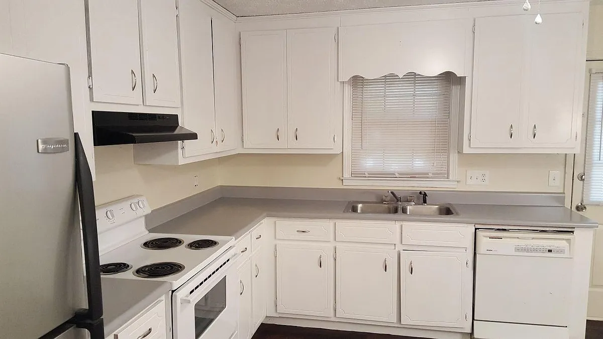 Photo 1 of 5 - 48 Hannon Way - Cartersville, GA Primary Photo - 48 Hannon Way