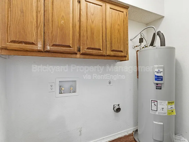 6324 Alissa Dr — Photo 16