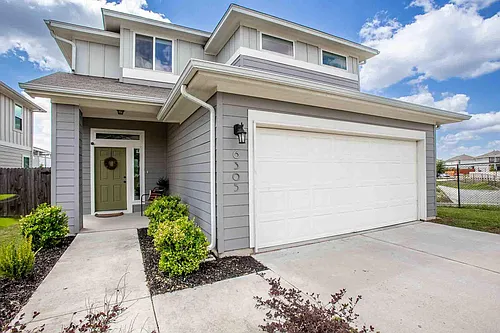 6305 Pine Leaf Trl Photo 1