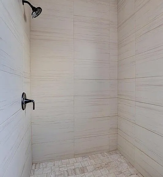 3709 Roslyn Dr — Photo 23