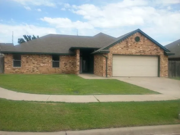 2107 NW Britni Cir, Lawton, OK 73505