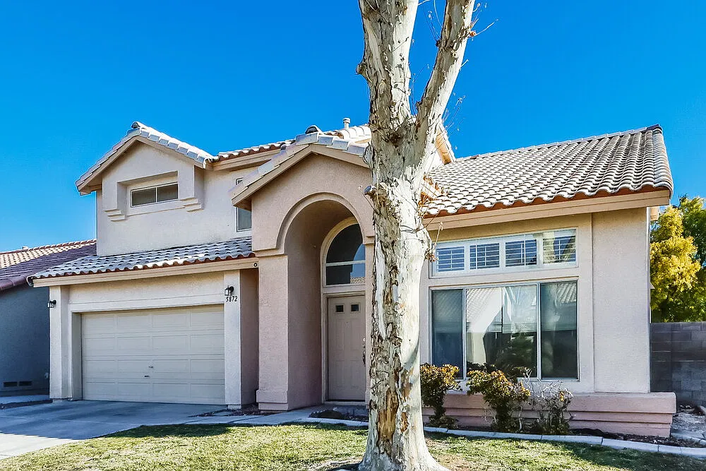 4 bed, 2.5 bath, 1817 sqft, $2,470 — Photo 4